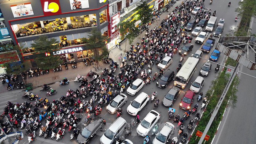 commuters in hanoi poised to face annual tet gridlock hinh 8