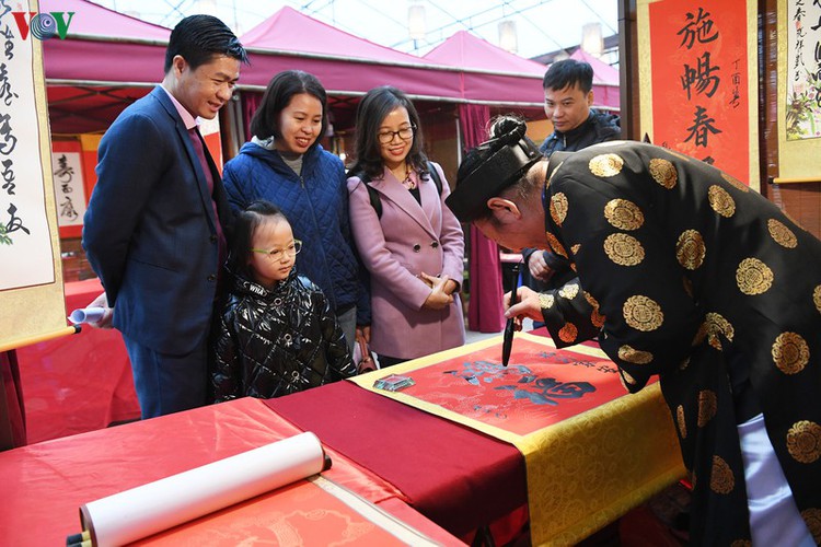 hanoi calligraphy festival set to run during tet hinh 4