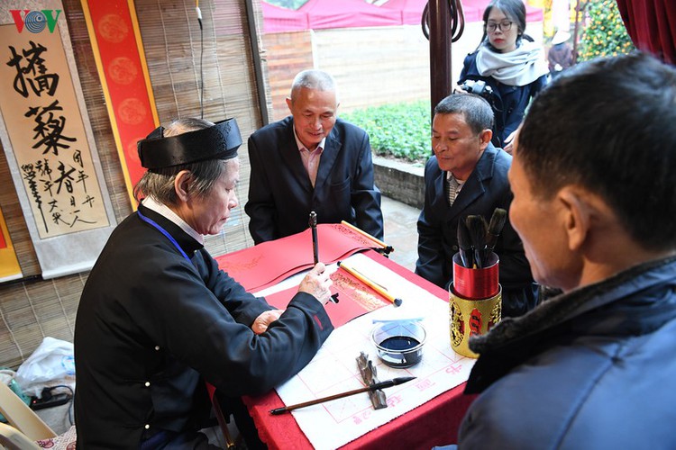 hanoi calligraphy festival set to run during tet hinh 5