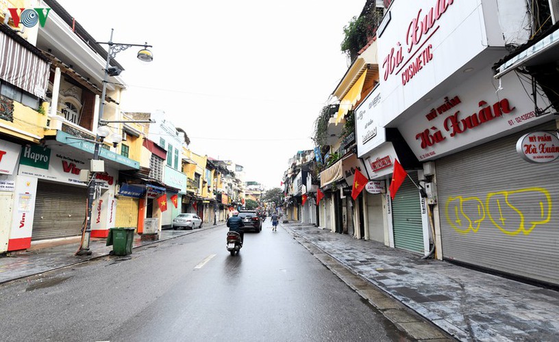 a peaceful hanoi on first day of lunar new year hinh 11