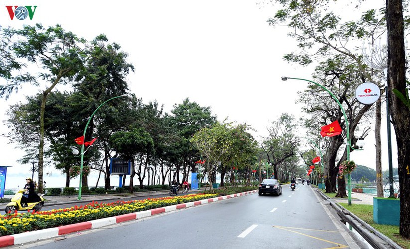 a peaceful hanoi on first day of lunar new year hinh 12