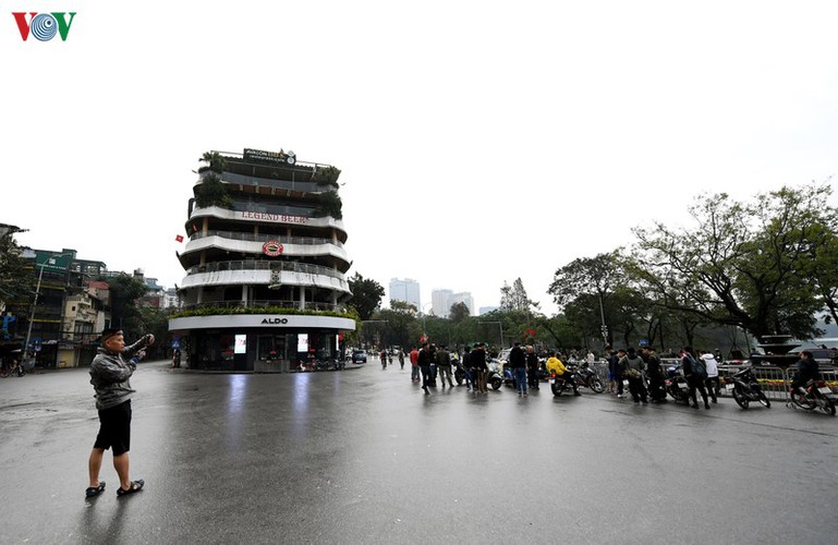 a peaceful hanoi on first day of lunar new year hinh 15
