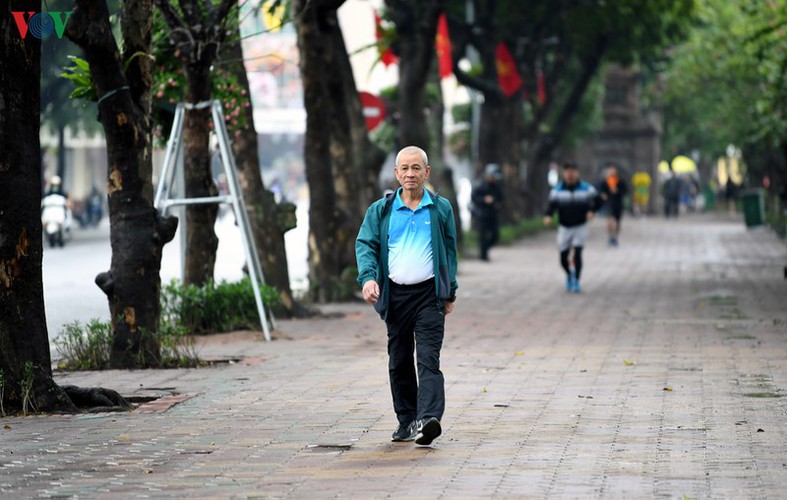 a peaceful hanoi on first day of lunar new year hinh 17