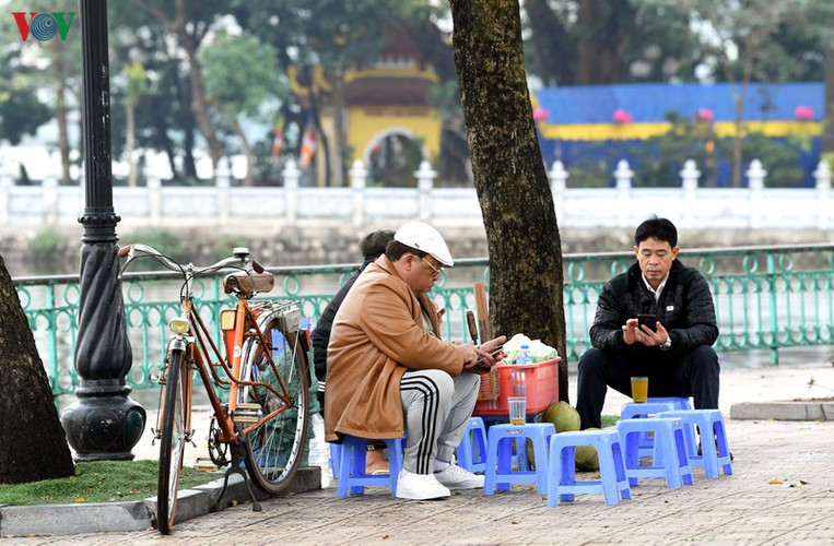 a peaceful hanoi on first day of lunar new year hinh 20