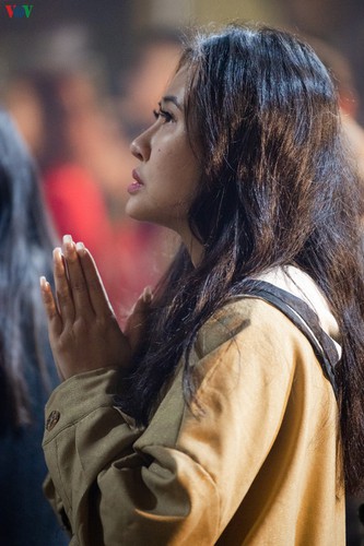 lunar new year visit to pagodas embraces vietnam’s tet tradition hinh 10