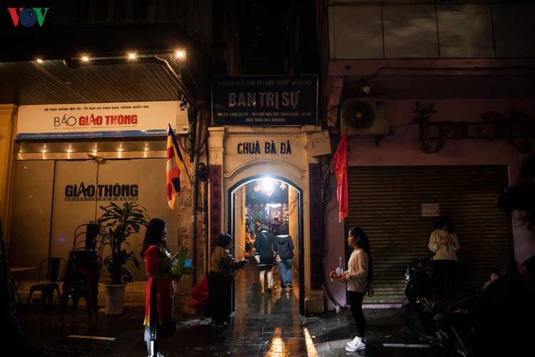 lunar new year visit to pagodas embraces vietnam’s tet tradition hinh 14