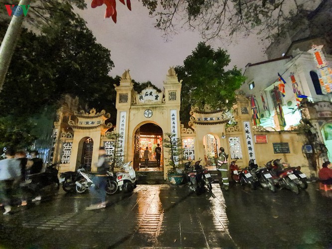 lunar new year visit to pagodas embraces vietnam’s tet tradition hinh 15