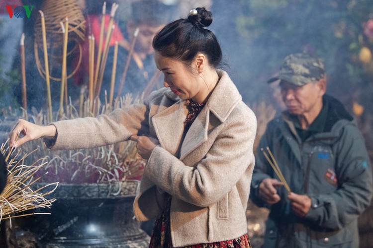 lunar new year visit to pagodas embraces vietnam’s tet tradition hinh 6