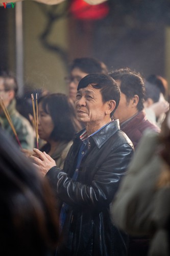 lunar new year visit to pagodas embraces vietnam’s tet tradition hinh 8
