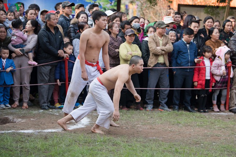 thrilling vat cau festival excites crowds in hanoi hinh 6