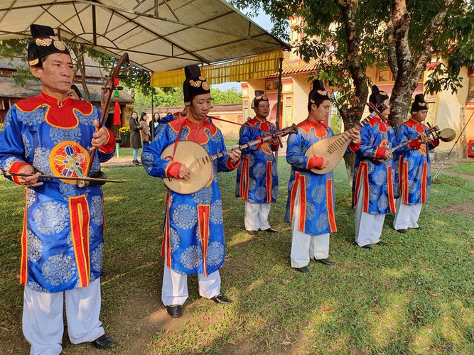 hue imperial citadel hosts reenactment of cay neu ceremony hinh 5