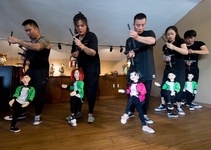 puppeteers breathe new life into puppetry art hinh 3