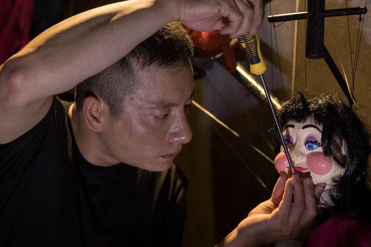 puppeteers breathe new life into puppetry art hinh 4
