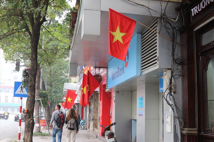hanoi receives decorative makeover to celebrate party’s founding anniversary hinh 1
