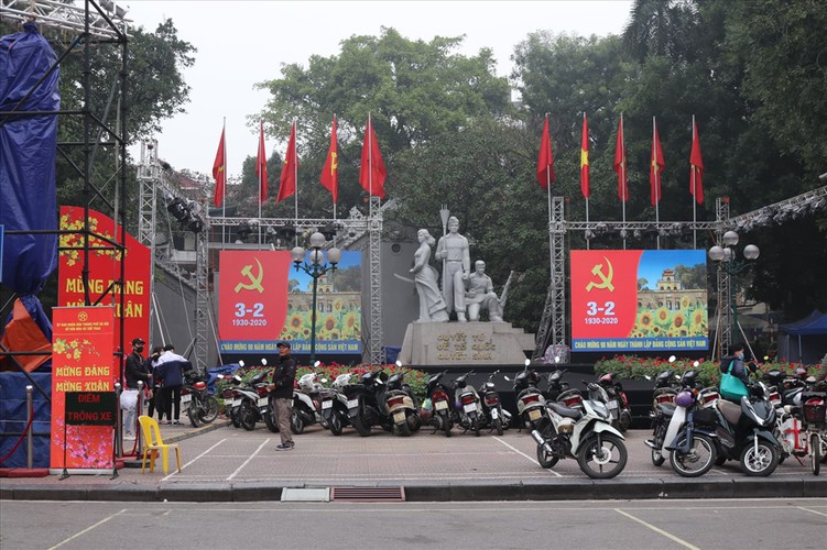 hanoi receives decorative makeover to celebrate party’s founding anniversary hinh 2