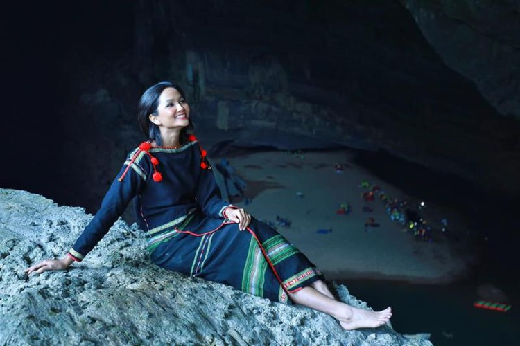 miss universe beauty takes part in epic son doong cave tour hinh 10