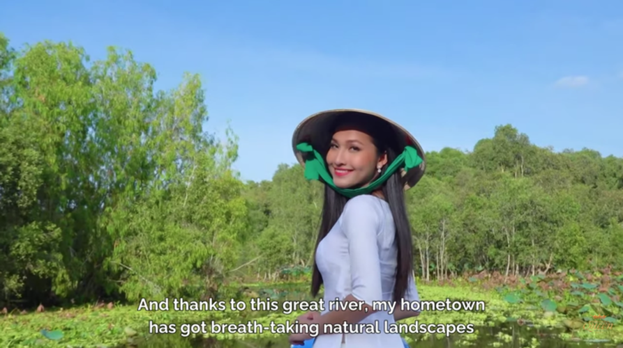 hoai sa unveils self-introduction photos at miss international queen 2020 hinh 2