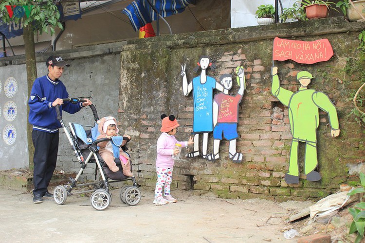 street art made from recycled material goes on display in hanoi hinh 14