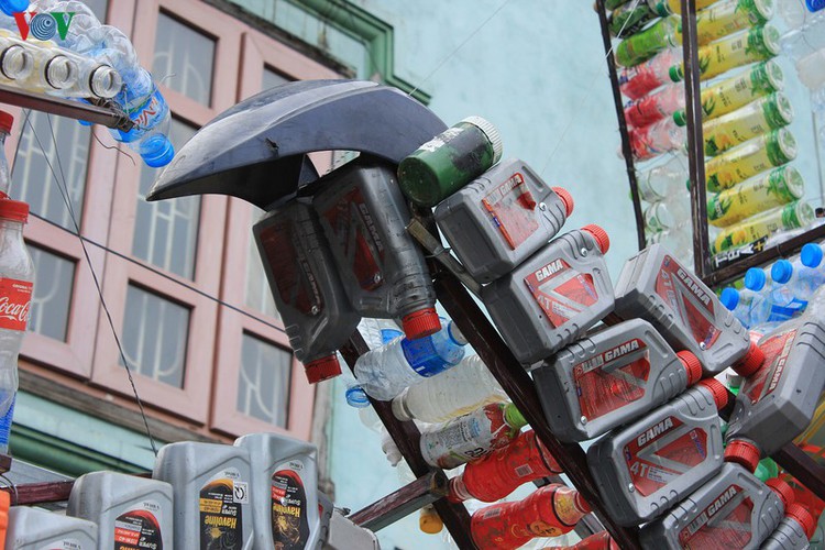 street art made from recycled material goes on display in hanoi hinh 3