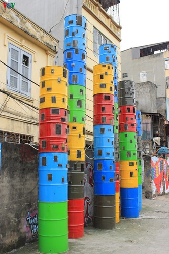 street art made from recycled material goes on display in hanoi hinh 4