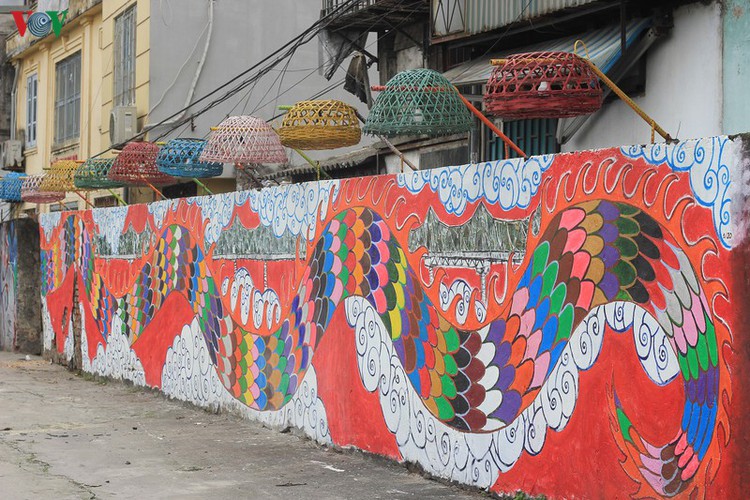 street art made from recycled material goes on display in hanoi hinh 6
