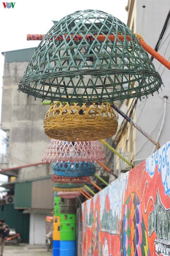 street art made from recycled material goes on display in hanoi hinh 7