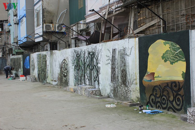 street art made from recycled material goes on display in hanoi hinh 8