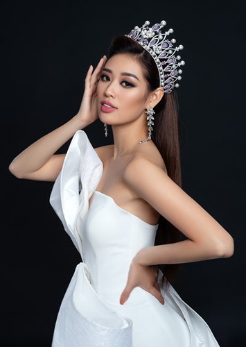 khanh van launches photo collection ahead of miss universe 2020 hinh 1