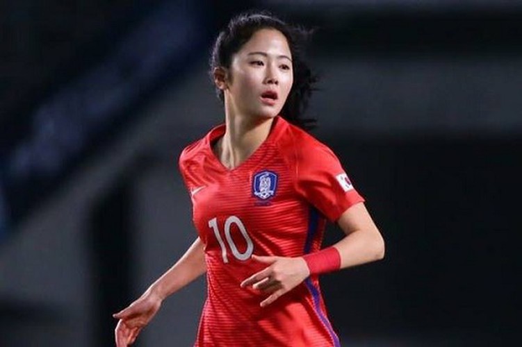 thi loan named among ten most beautiful female asian footballers hinh 4