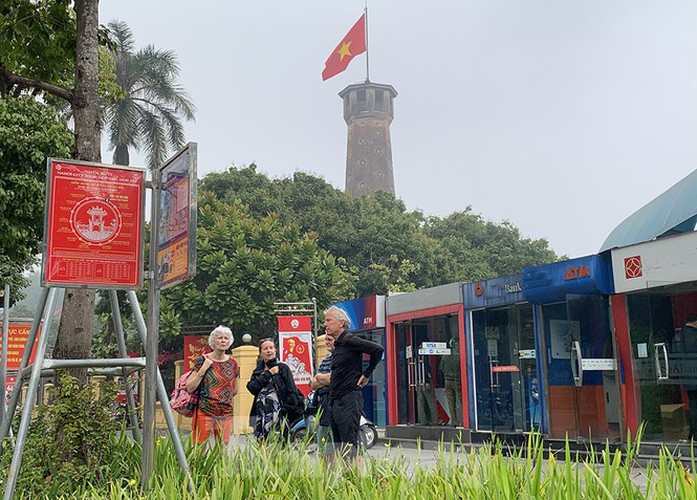 places of interest in hanoi crowded with visitors once again hinh 16