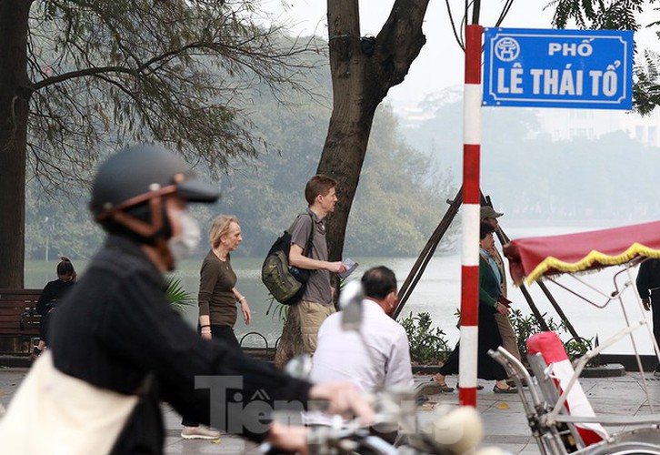 places of interest in hanoi crowded with visitors once again hinh 6