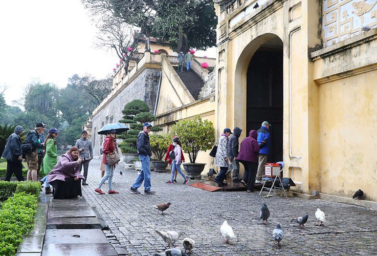 places of interest in hanoi crowded with visitors once again hinh 9