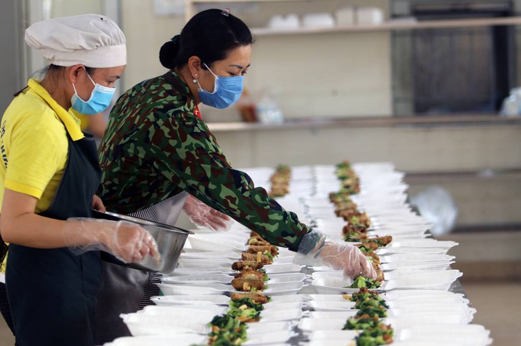 close to 700 people placed into quarantine in hanoi due to covid-19 fears hinh 9