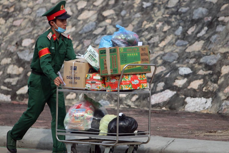 close to 700 people placed into quarantine in hanoi due to covid-19 fears hinh 5