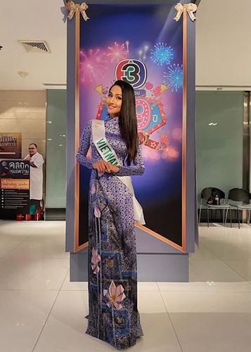 hoai sa dresses in ao dai for activities at miss international queen 2020 hinh 1