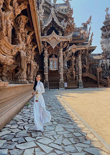 hoai sa dresses in ao dai for activities at miss international queen 2020 hinh 3