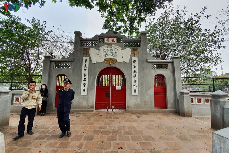 tourist sites in hanoi close to be disinfected amid covid-19 fears hinh 8