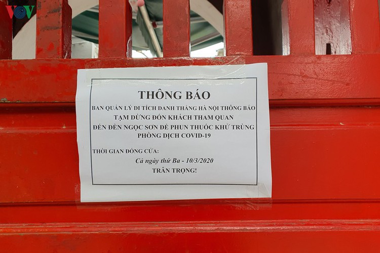 tourist sites in hanoi close to be disinfected amid covid-19 fears hinh 9