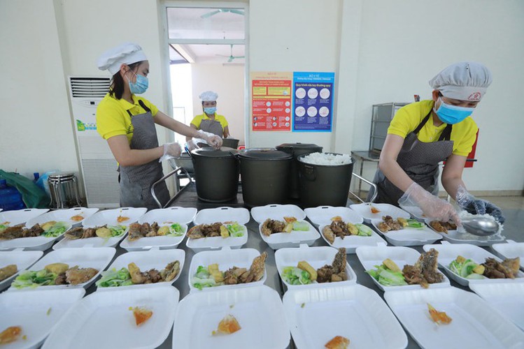 a closer look at the kitchen serving quarantined people in hanoi hinh 5