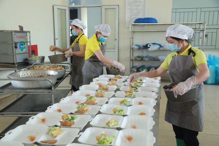 a closer look at the kitchen serving quarantined people in hanoi hinh 8