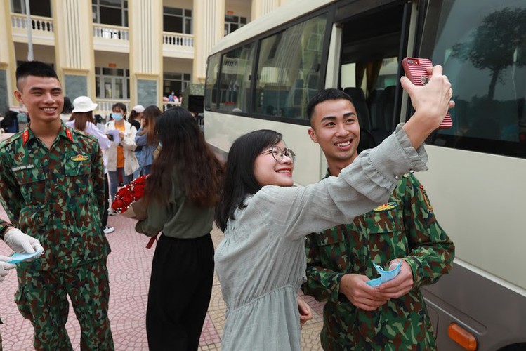 quarantined patients permitted to leave isolation area in hanoi hinh 13