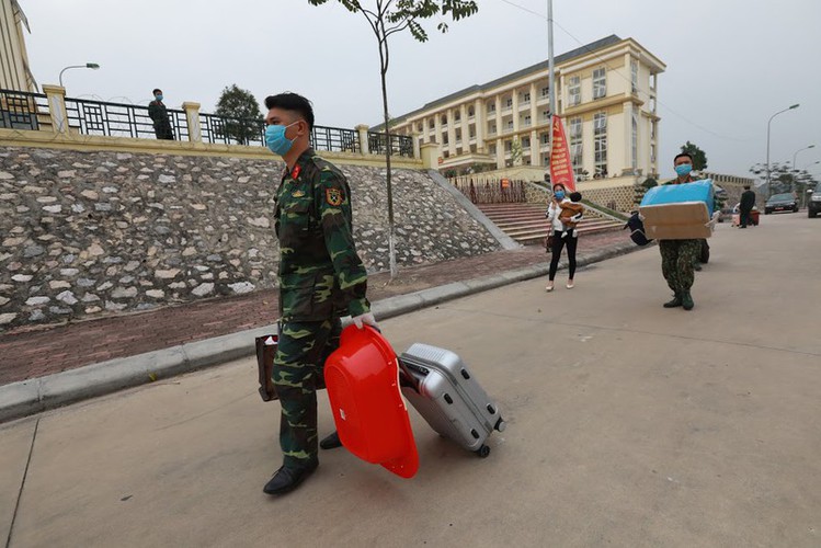 quarantined patients permitted to leave isolation area in hanoi hinh 14