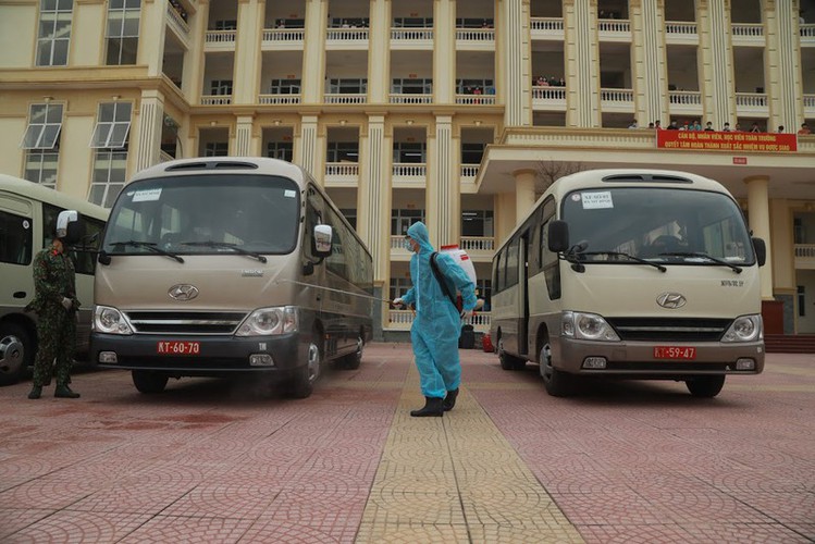 quarantined patients permitted to leave isolation area in hanoi hinh 1