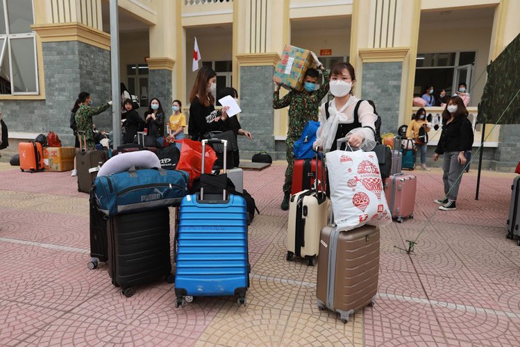 quarantined patients permitted to leave isolation area in hanoi hinh 9