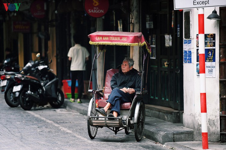 entertainment areas in hanoi deserted as covid-19 fears grip capital hinh 11