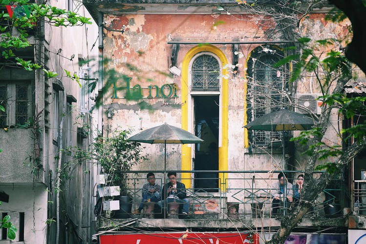 entertainment areas in hanoi deserted as covid-19 fears grip capital hinh 12