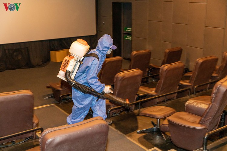 face masks, body temperature checks now compulsory at movie theatres hinh 18