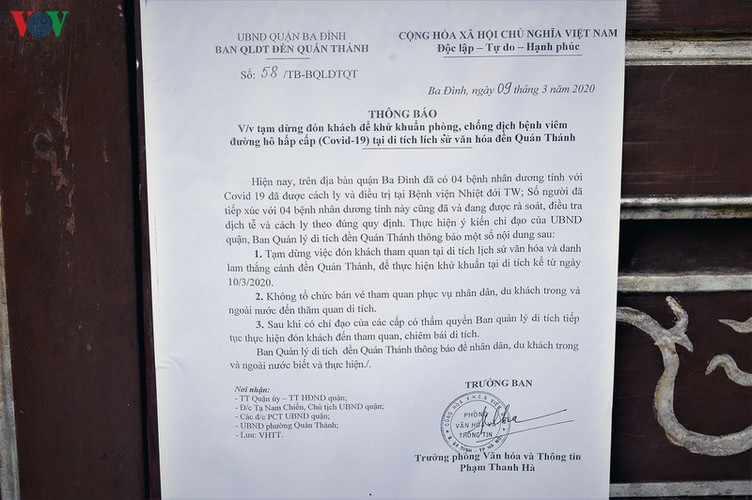 first day of face masks being compulsory comes into force in hanoi hinh 14