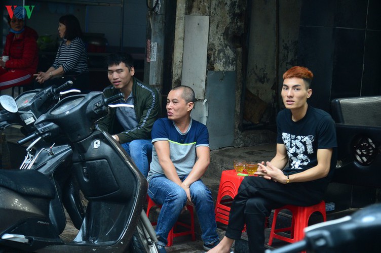 first day of face masks being compulsory comes into force in hanoi hinh 4