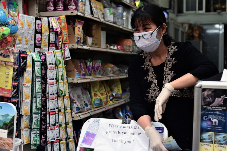 first day of face masks being compulsory comes into force in hanoi hinh 8